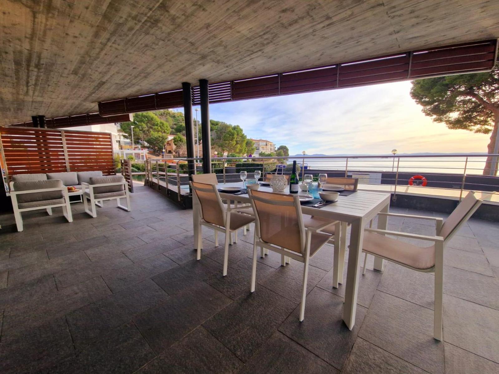 Apartamento Con Gran Terraza Delante Del Mar Roses Eksteriør bilde